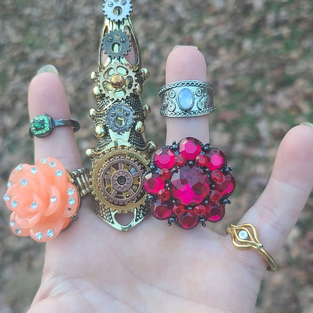 💜 SOLD!!! Assorted Ring Grab Bag - Picture 4 of 8